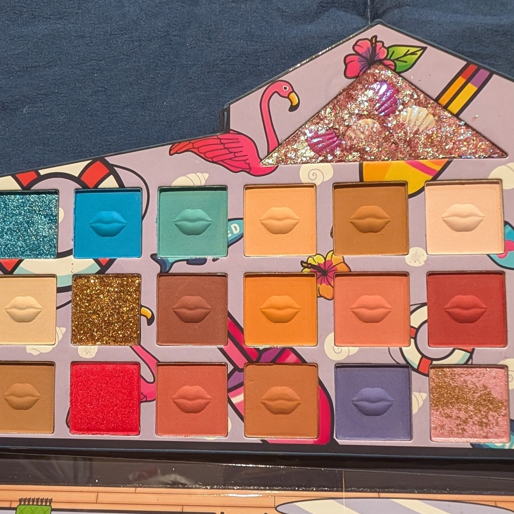 NIB! Spoiled Lips Beach House Eyeshadow Palette